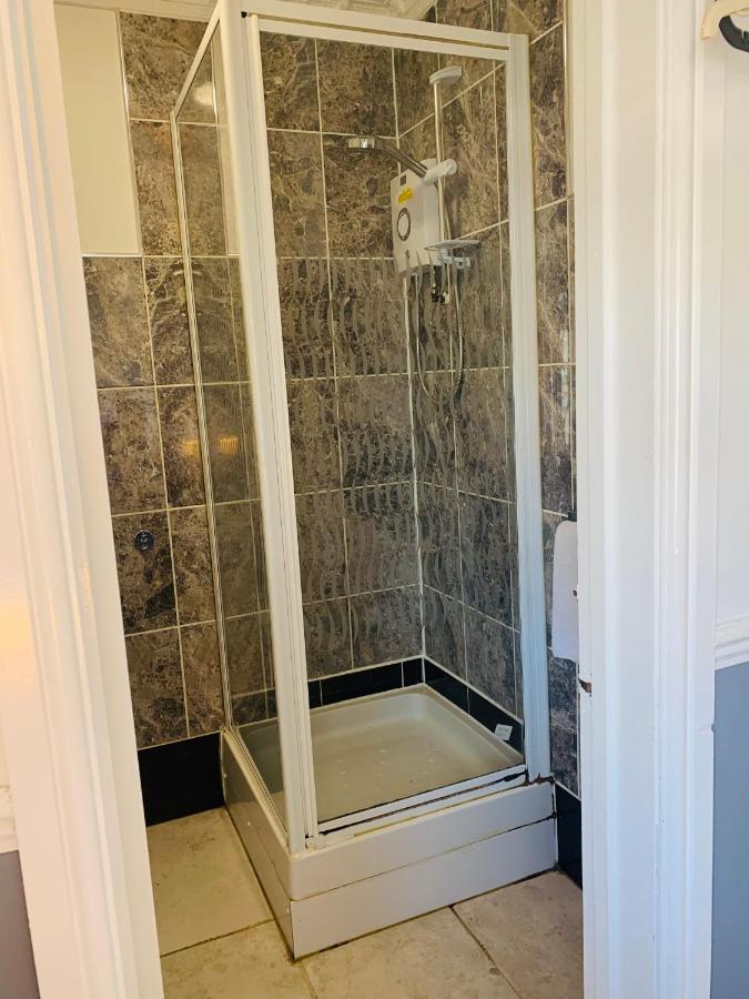 Single Room Shower,1226702453:JPEG